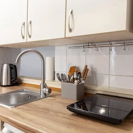 2 кім подобово на вулиці ткацькій 8, на 5 осіб - бічна замарстинівської новобуд авалон Apartment