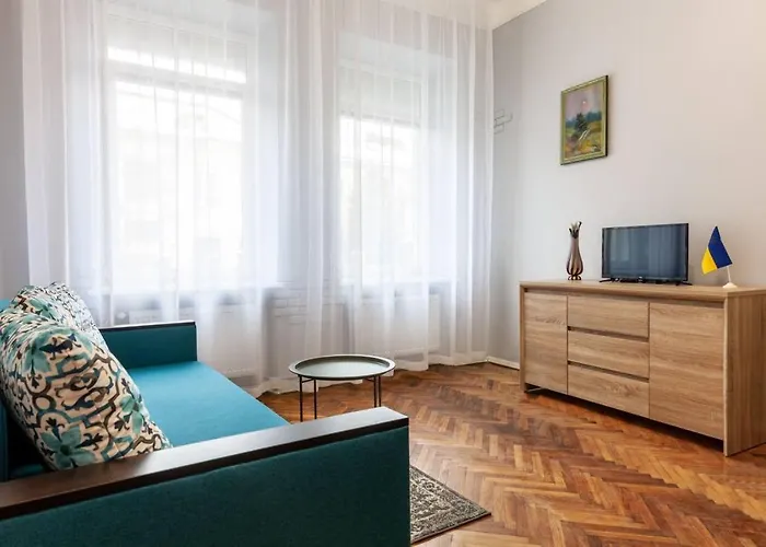 2 кім подобово на вулиці ткацькій 8, на 5 осіб - бічна замарстинівської новобуд авалон Leópolis