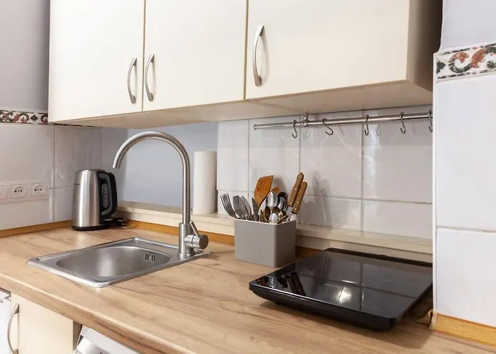 2 кім подобово на вулиці ткацькій 8, на 5 осіб - бічна замарстинівської новобуд авалон Apartment