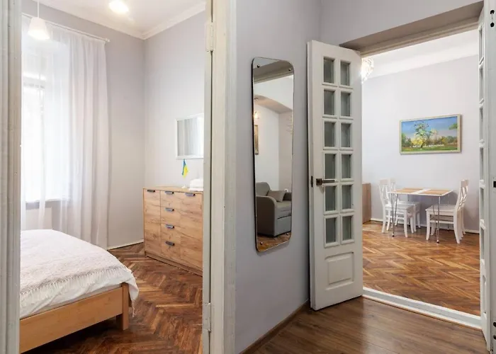 2 кім подобово на вулиці ткацькій 8, на 5 осіб - бічна замарстинівської новобуд авалон